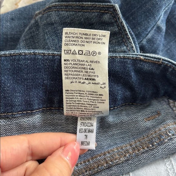 Chico’s Embellished Pearl Ankle Blue Jeans - Picture 9 of 10